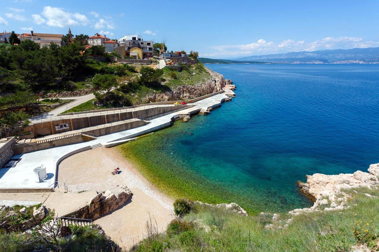 Apartments With A Parking Space Vrbnik, Krk - 429 المظهر الخارجي الصورة