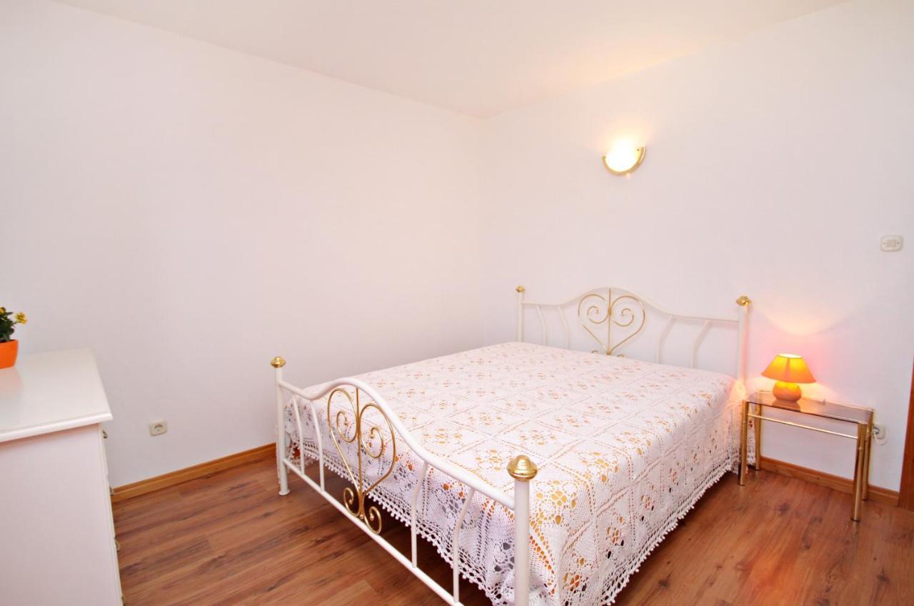 Apartments With A Parking Space Vrbnik, Krk - 429 المظهر الخارجي الصورة
