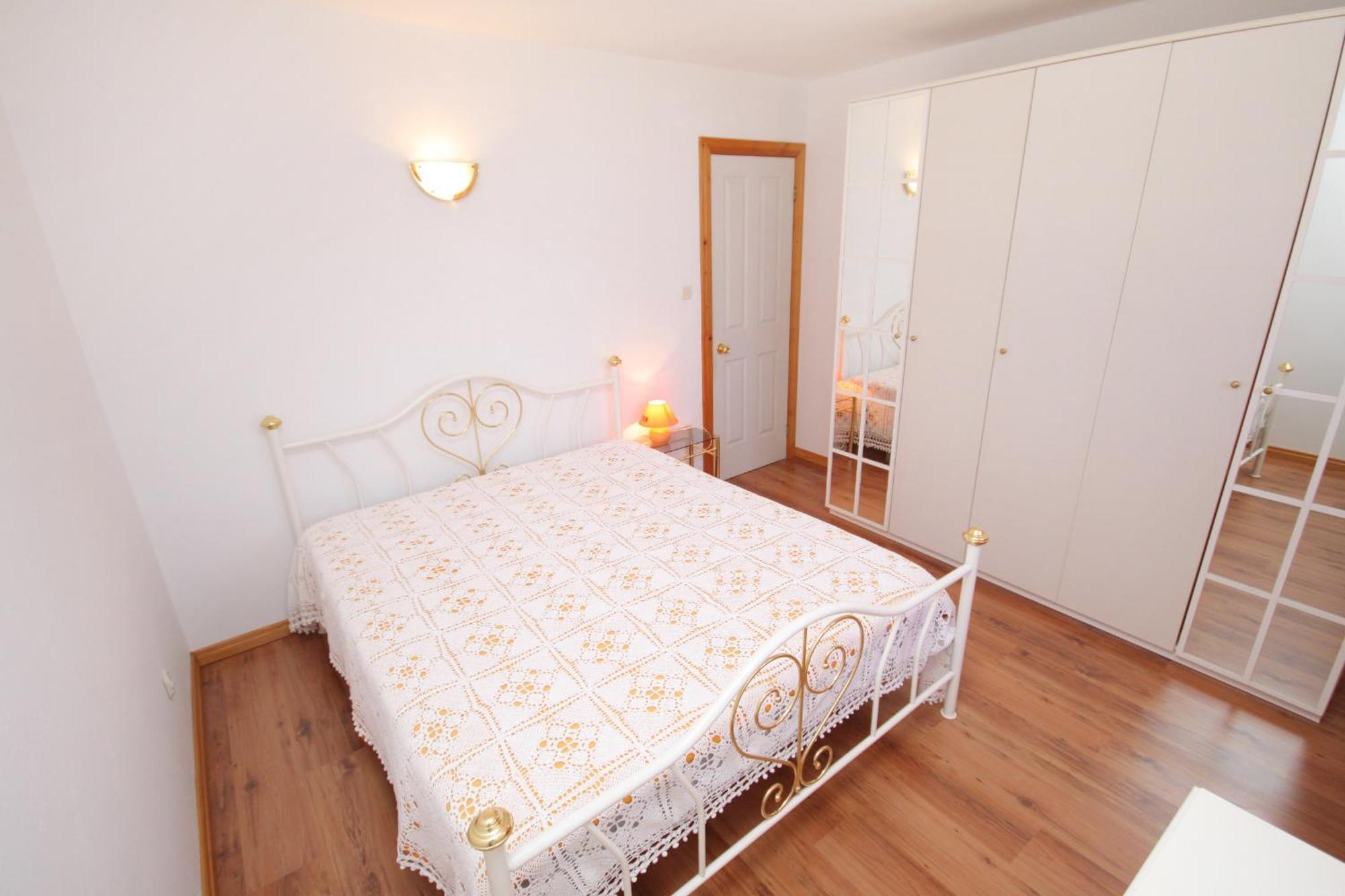 Apartments With A Parking Space Vrbnik, Krk - 429 الغرفة الصورة